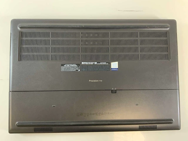 Dell precision 7740 18", core(tm) i7 9th gen, 64 gb ram, no hdd, nvidia quadro rtx 5000 mobile 16 gb laptop - afbeelding 6 van  7