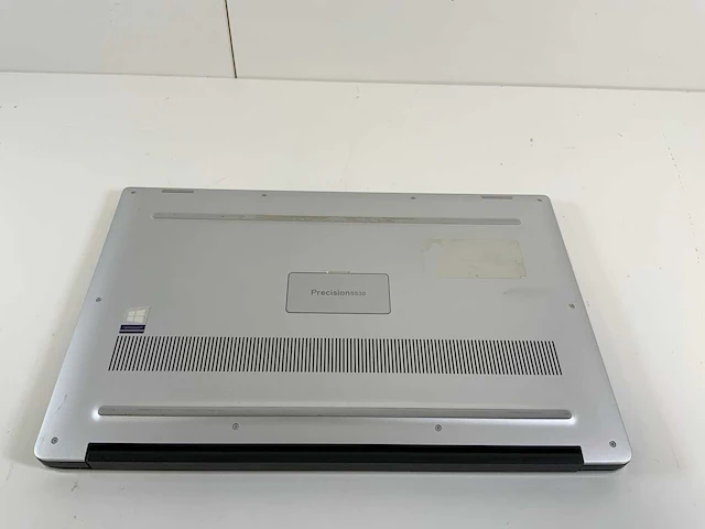 Dell precison 5530 15.5", core(tm) i7 8th gen, 32 gb ram, 512 gb nvme, nvidia quadro p1000 mobile 4 gb laptop - afbeelding 6 van  6