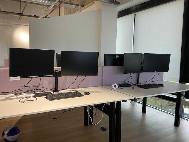 Dell u2415b monitor met dockingstation (8x) - afbeelding 1 van  12