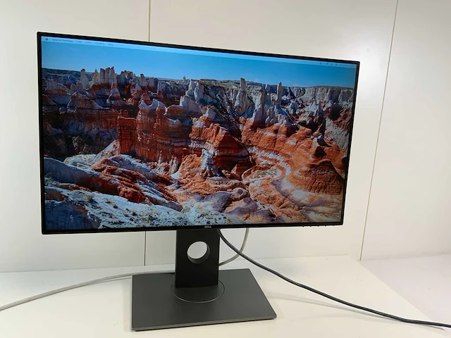 Dell (u2718q) 27", 3840x2160 (uhd) ips monitor - afbeelding 2 van  6