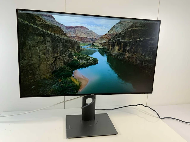 Dell (u3219q) 32", 3840x2160 (uhd) ips monitor - afbeelding 2 van  6