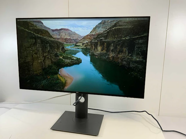 Dell (u3219q) 32", 3840x2160 (uhd) ips monitor - afbeelding 3 van  6