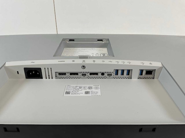 Dell (u3223qe) 32", 3840x2160 (uhd) ips monitor - afbeelding 6 van  6