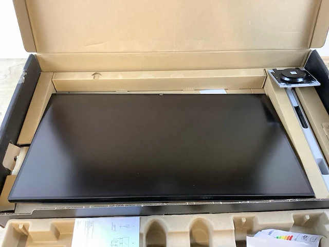 Dell ultrasharp u3225qe monitor - afbeelding 3 van  5