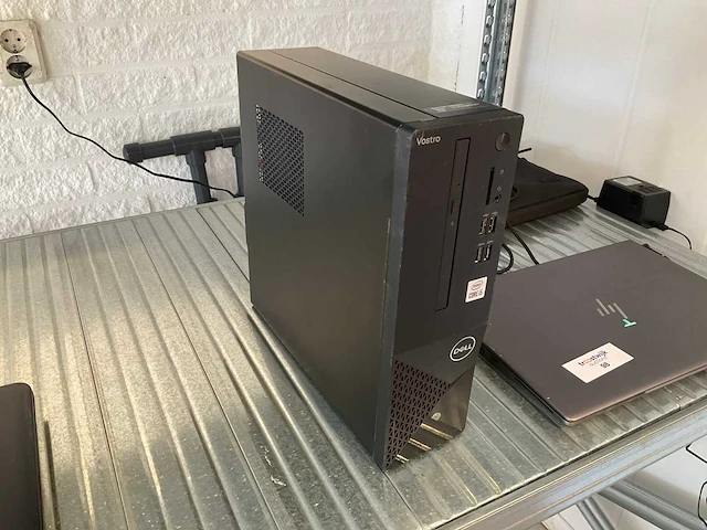 Dell vostro 3681 desktop - afbeelding 1 van  2