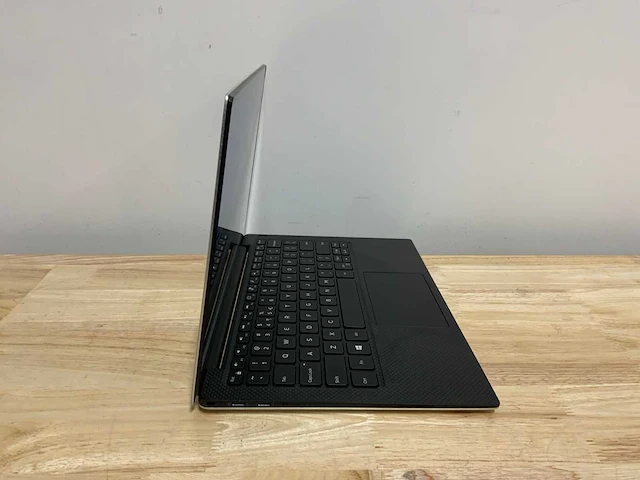 Dell xps 13 7390(i7-gen10) laptop - afbeelding 4 van  9