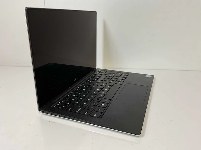 Dell xps 13 9370 13.3”, core(tm) i7 8th gen, 16 gb ram, 512 gb nvme laptop - afbeelding 2 van  7