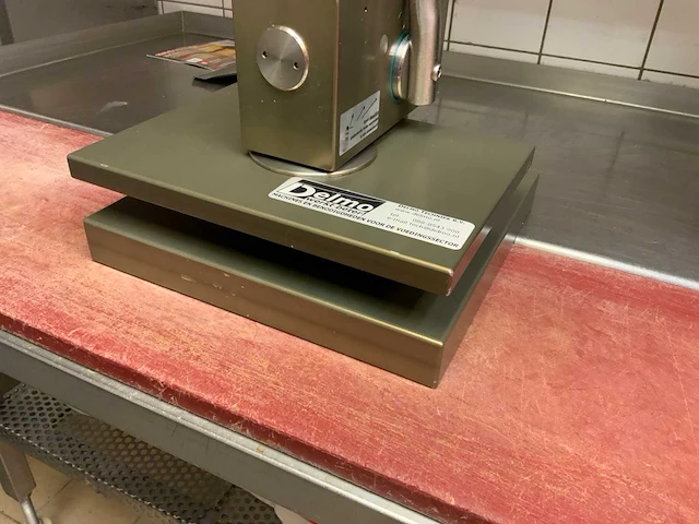 Delmo lr112 schnitzel persmachine - afbeelding 2 van  5