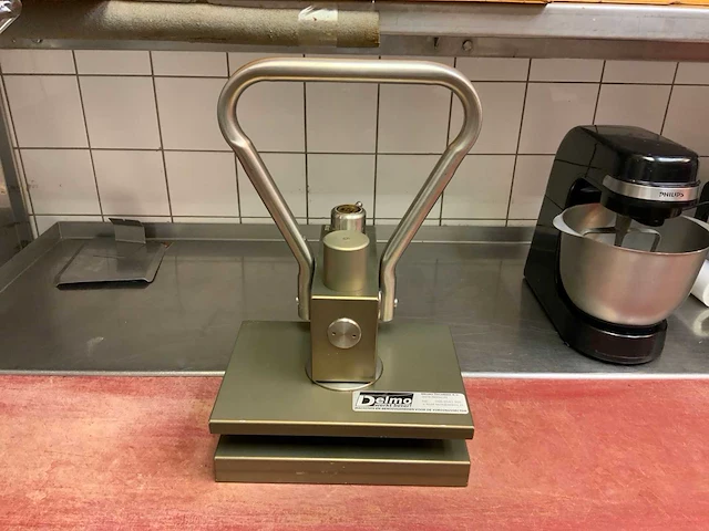 Delmo lr112 schnitzel persmachine - afbeelding 5 van  5