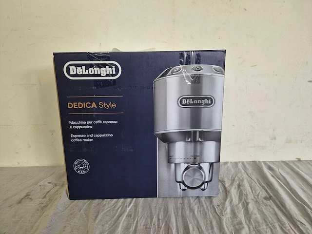 De'longhi dedica style ec685.m - pistonmachine - metal - afbeelding 2 van  2