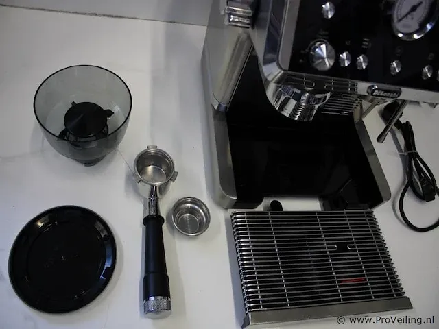 Delonghi ec9355m specialista klassieke espresso - afbeelding 2 van  5