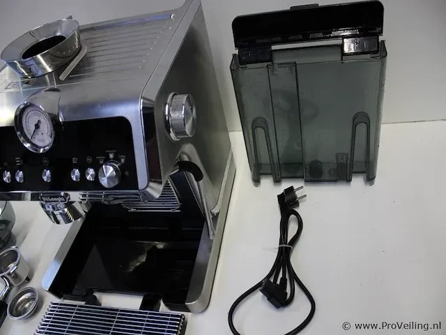 Delonghi ec9355m specialista klassieke espresso - afbeelding 3 van  5