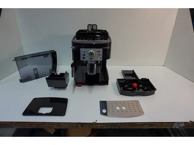 Delonghi ecam 22.113 b volautomatische espresso - afbeelding 1 van  5