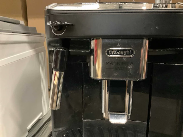 Delonghi magnifica evo koffiemachine - afbeelding 3 van  3