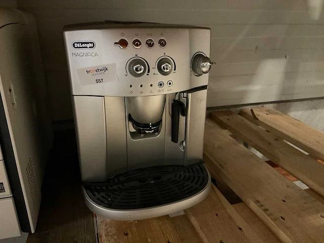 Delonghi magnifica koffiemachine - afbeelding 1 van  2