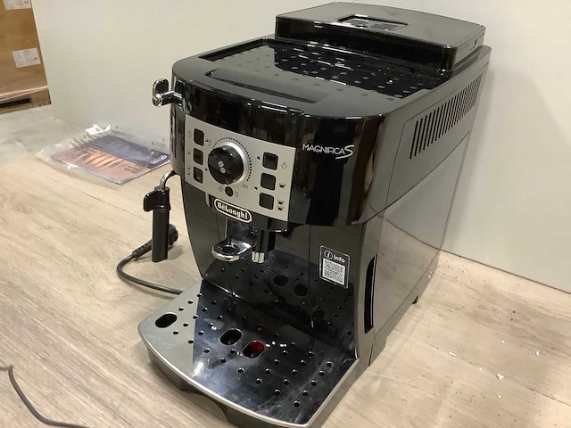 Delonghi magnifica s ecam20.110.b - afbeelding 3 van  6