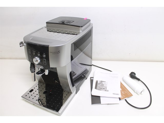 De'longhi magnifica s smart ecam 250.23.sb espressomachine zwart/zilver - afbeelding 4 van  6