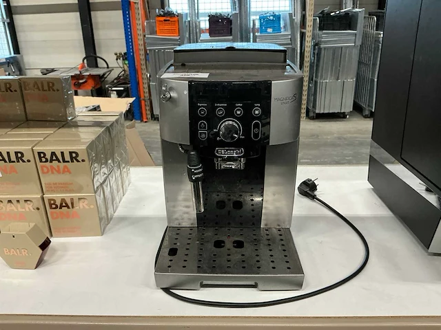 Delonghi magnifica s smart - afbeelding 1 van  2