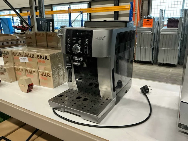 Delonghi magnifica s smart - afbeelding 2 van  2
