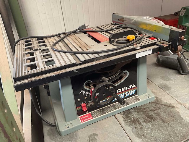 Delta 10” bench saw tafelcirkelzaagmachine - afbeelding 1 van  4