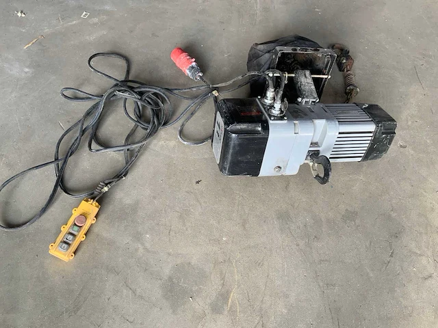 Delta 1000kg elektrische kettingtakel - afbeelding 1 van  4