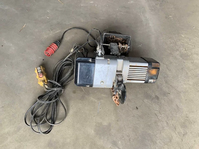 Delta 2000kg elektrische kettingtakel - afbeelding 1 van  4