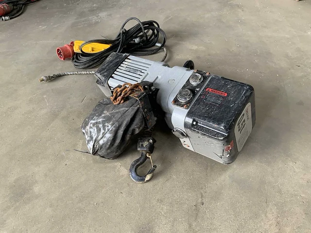 Delta 500kg elektrische kettingtakel - afbeelding 1 van  5