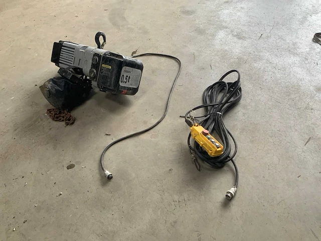 Delta 500kg elektrische kettingtakel - afbeelding 2 van  5