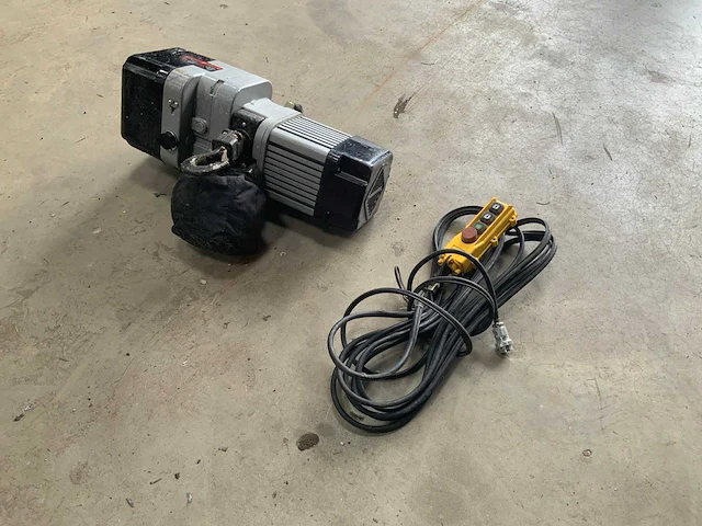 Delta 500kg elektrische kettingtakel - afbeelding 2 van  4