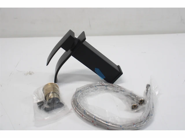 Delta faucet moderne badkamerkraan 10 gpm zwart - afbeelding 4 van  5