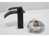 Delta faucet moderne badkamerkraan met afvoermontage 10 gpm zwart - afbeelding 4 van  5