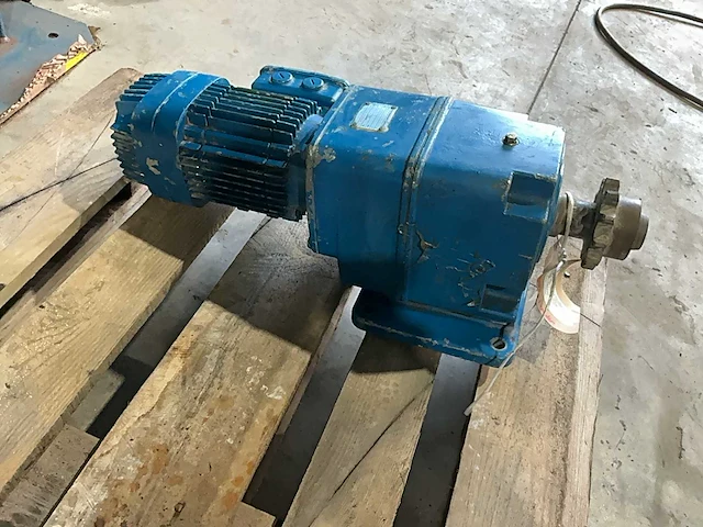Demag d06 elektromotor met overbrenging - afbeelding 4 van  8