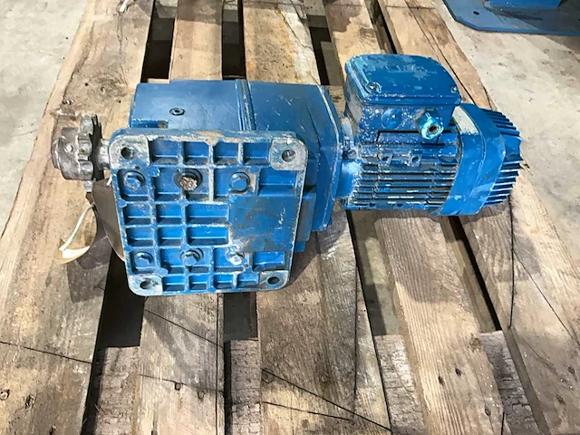 Demag d06 elektromotor met overbrenging - afbeelding 8 van  8