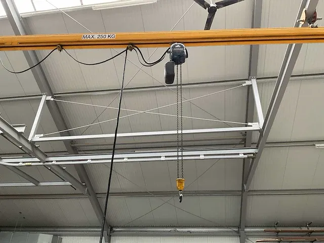 Demag kettingtakel met traverse balk - afbeelding 3 van  6