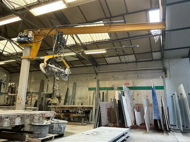 Demag zwenkarmkraan - afbeelding 1 van  9