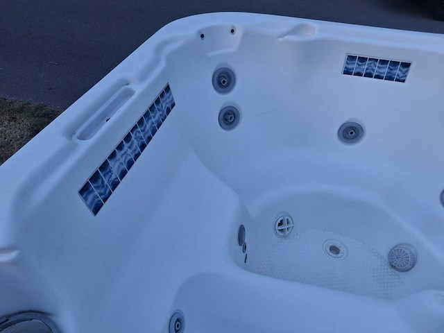 Demension one 5 persoons jacuzzi en buitenspa - afbeelding 9 van  25