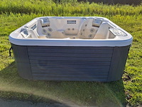 Demension one amerikaanse 6 persoons jacuzzi en buitenspa - afbeelding 12 van  26