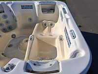 Demension one amerikaanse 6 persoons jacuzzi en buitenspa - afbeelding 15 van  26