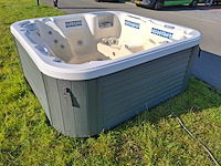 Demension one amerikaanse 6 persoons jacuzzi en buitenspa - afbeelding 24 van  26
