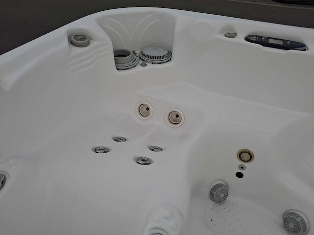 Demension one spa 5 persoons amerikaans jacuzzi en buitenspa - afbeelding 11 van  31