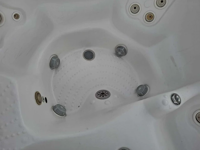 Demension one spa 5 persoons amerikaans jacuzzi en buitenspa - afbeelding 2 van  31