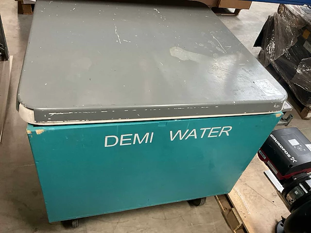 Demiwater opslagtank - afbeelding 3 van  4