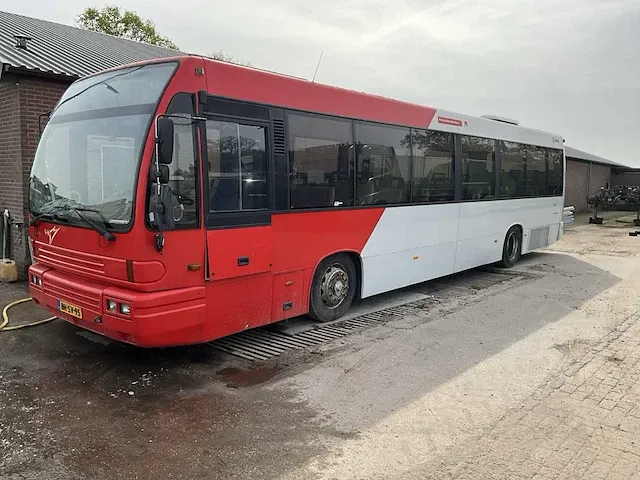 Den oudsten b95 personenbus - afbeelding 1 van  16
