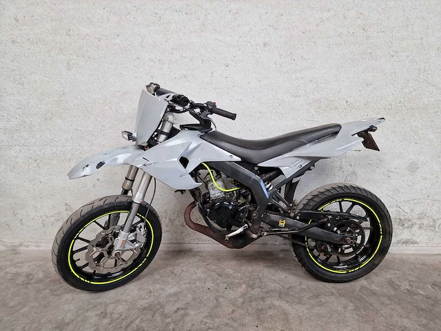 Derbi - bromfiets - senda-sm - 2t 45km uitvoering d838lr - afbeelding 2 van  8