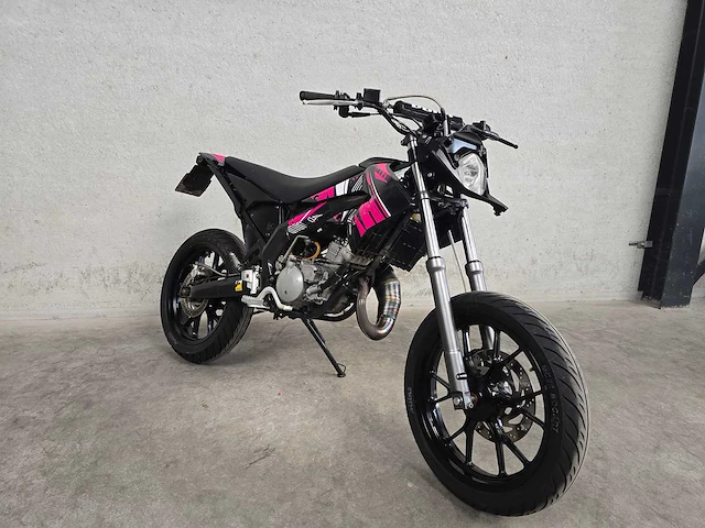 Derbi - bromfiets - senda-sm drd xtreme - 45km uitvoering dlr53t - afbeelding 4 van  10