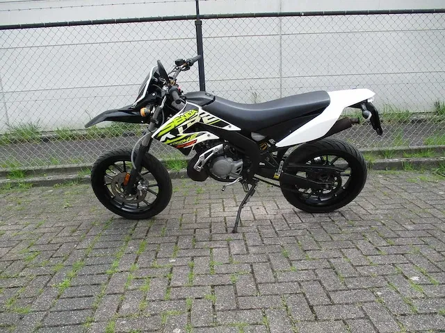 Derbi - bromfiets - senda xtreme 50 r - 2 tact - brommer - afbeelding 1 van  12