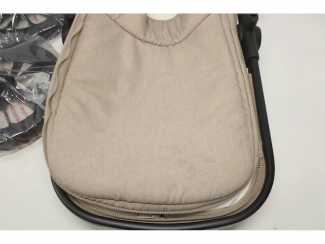 Deryan evy v2 duo kinderwagen uitbreidbaar inclusief reiswieg nougat - afbeelding 4 van  4
