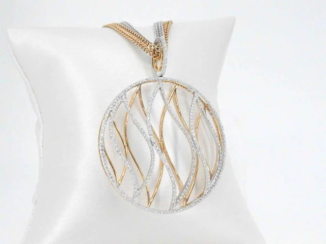 Design bi-colour gouden collier met groot uitgevoerde hanger en natuurlijke diamanten - afbeelding 4 van  7