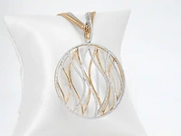 Design bi-colour gouden collier met groot uitgevoerde hanger en natuurlijke diamanten - afbeelding 4 van  7