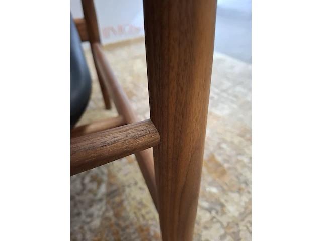 Design fauteuil house of finn juhl, france chair, fj 1360, walnut black, bouwjaar 2023 - afbeelding 2 van  10